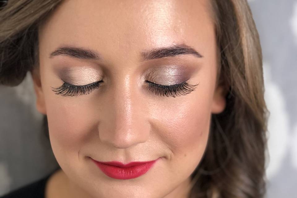 Full face makeup with lash styling