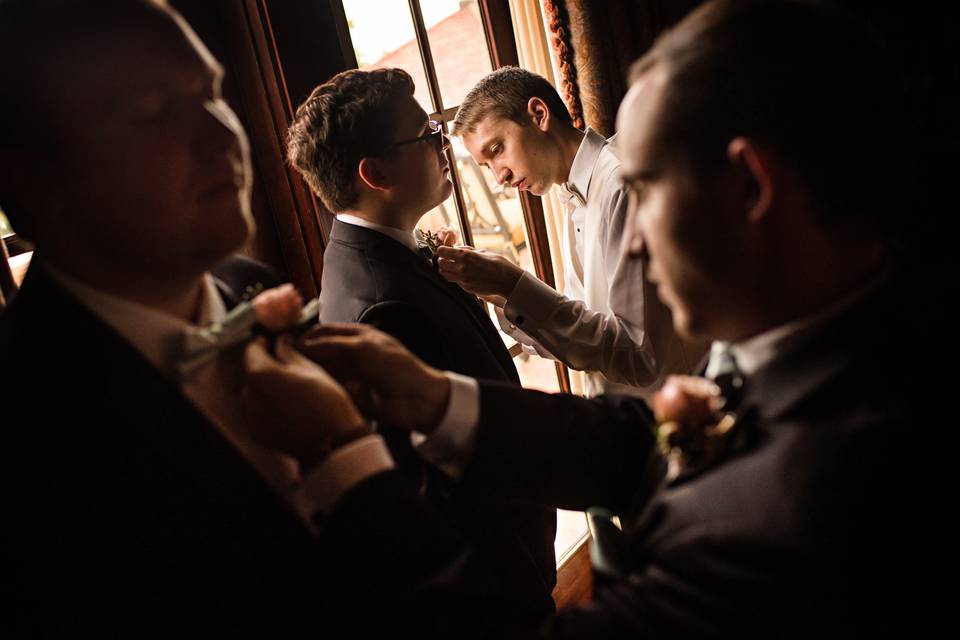 Groom & guys getting ready