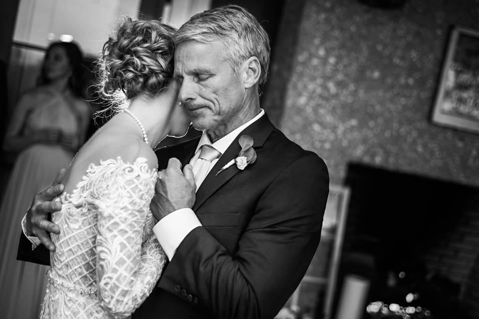 Bride dances with her father