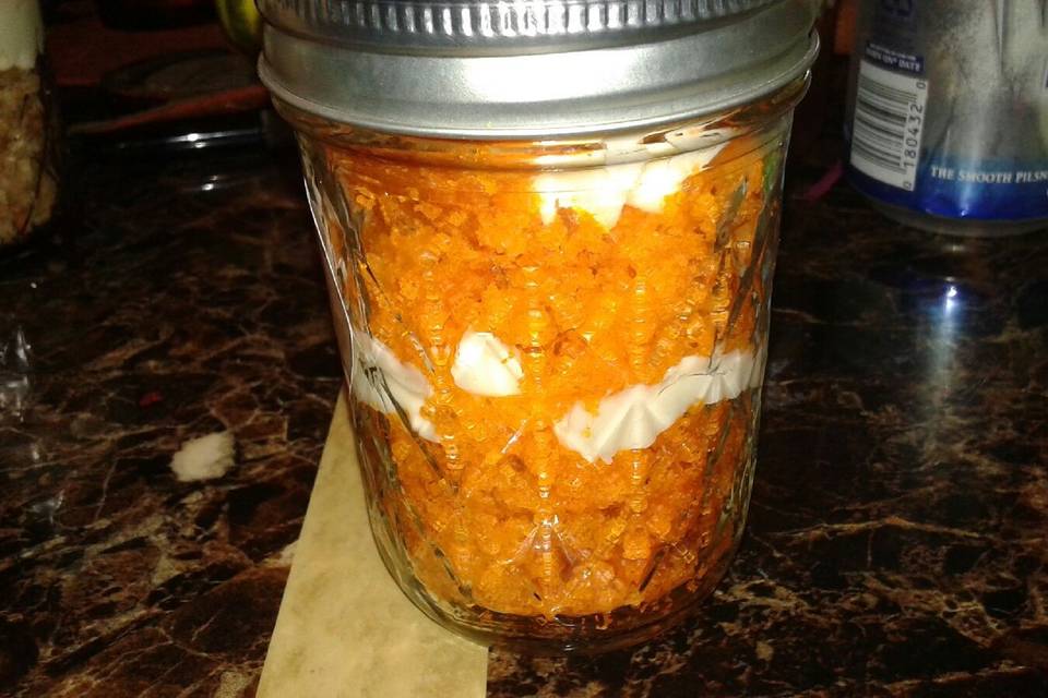 Custom Jar cakes by Carmen