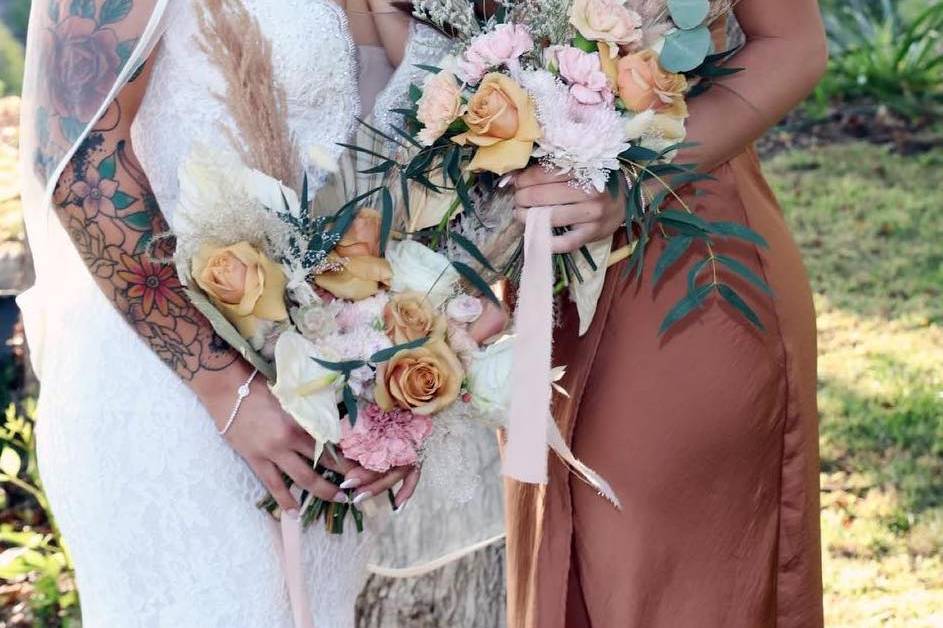 Textured + natural bouquets