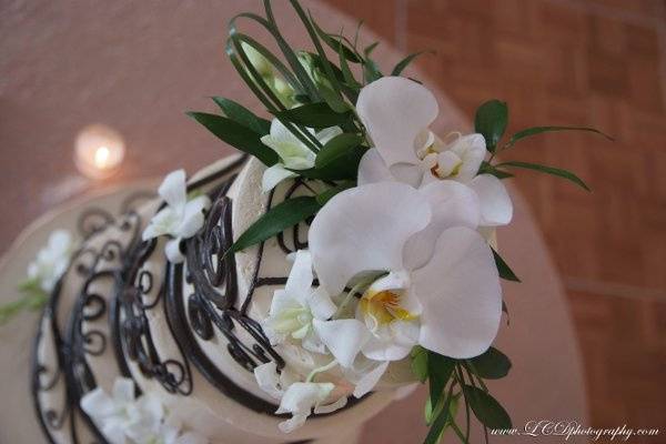 Custom White Orchid Cake topper, Cake provided by White Flower