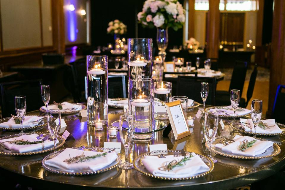 Luxurious table decor