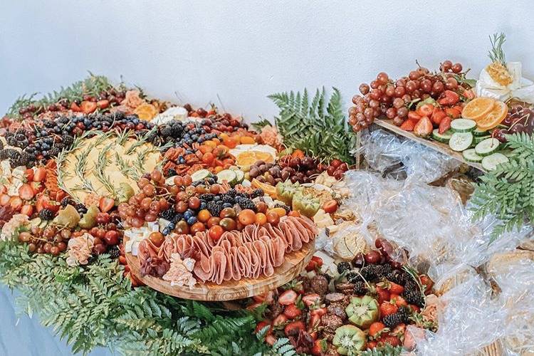 Cocktail hour tablescape