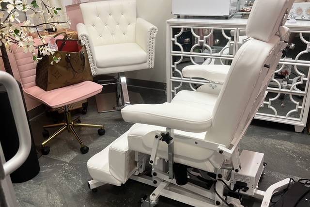 Beauty salon chair
