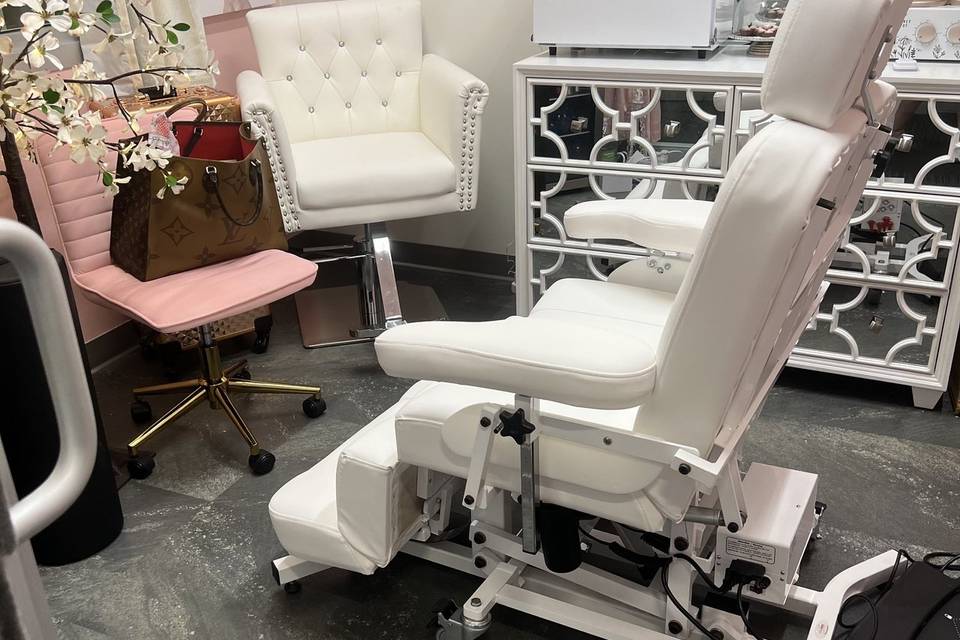 Beauty salon chair
