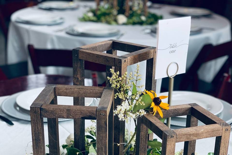 Simple Centerpiece