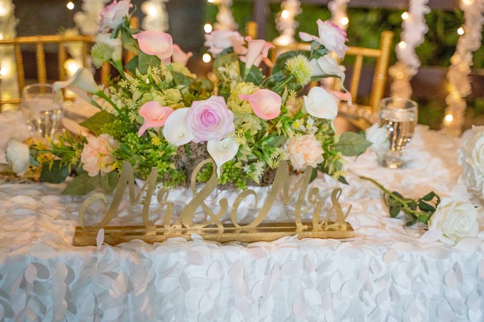 Exquisite Head Table