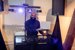 DJ Ronday Voo
