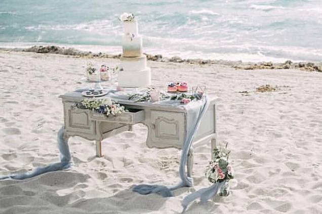 Cake table