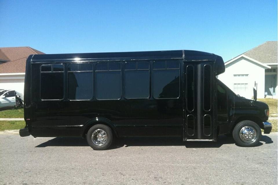 Hoppers Party Bus