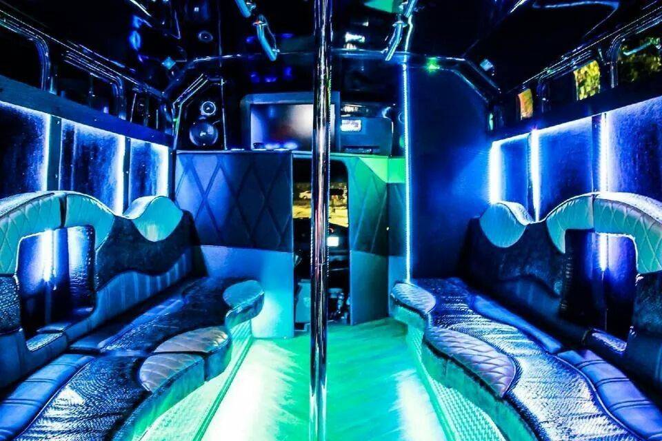 Hoppers Party Bus