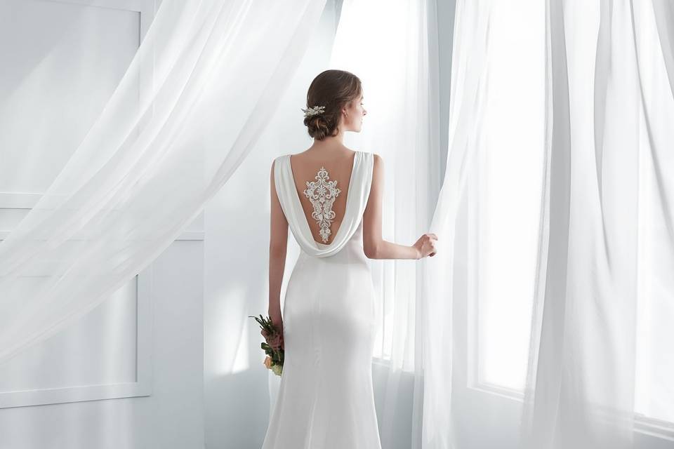 Long mermaid wedding gown