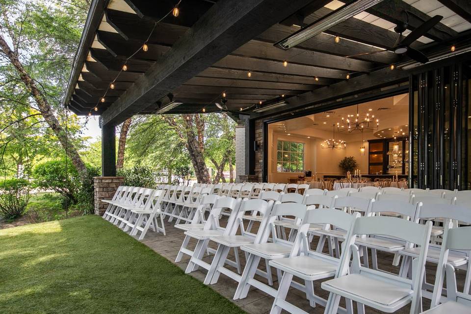 Grand Waterfront Patio
