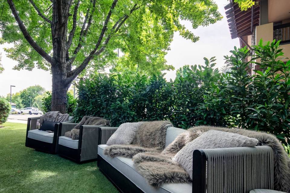 Grand Waterfront Patio