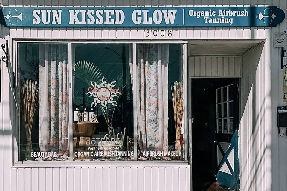 Sun Kissed Glow - Organic Airbrush Tanning