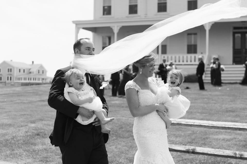 Veil and wind and babies