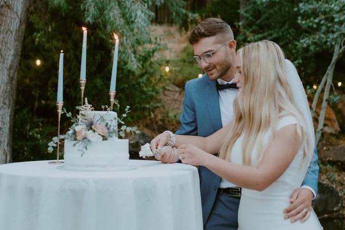 Cutting the cake