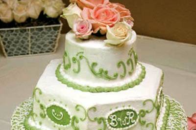 Green cake with elegant patterns
