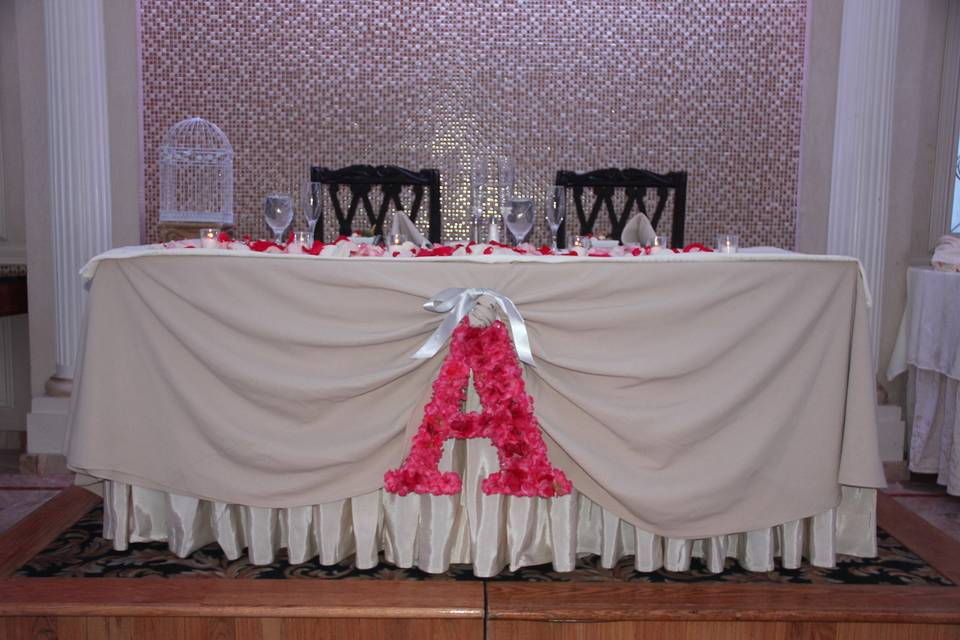 Sweetheart table