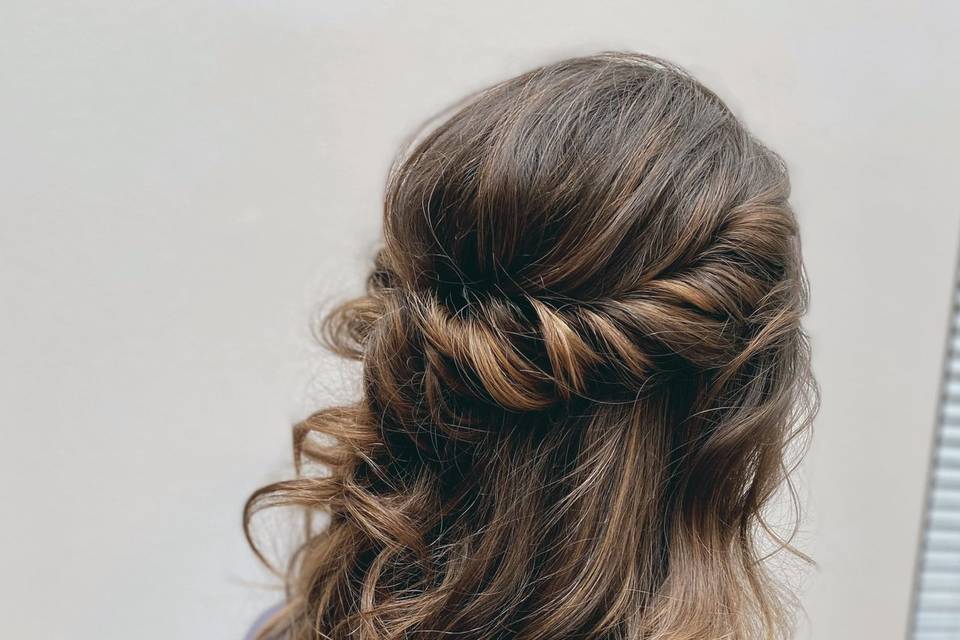 Half updo for event