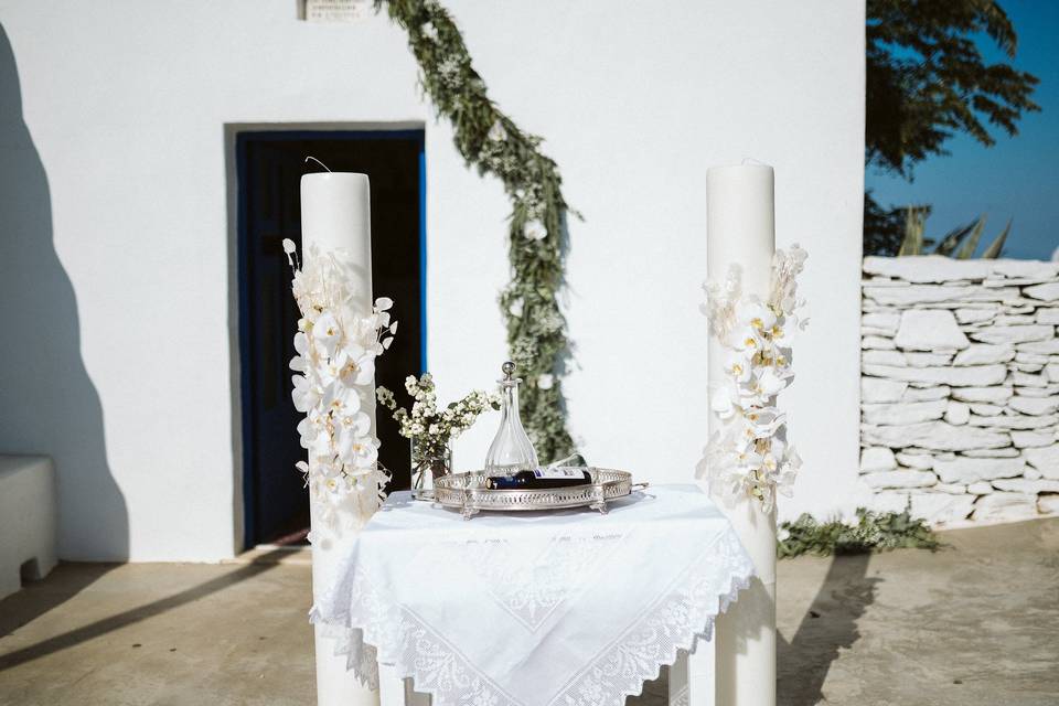 White simple & chic wedding