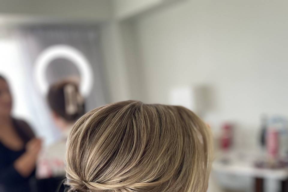 Airy and effortless bun