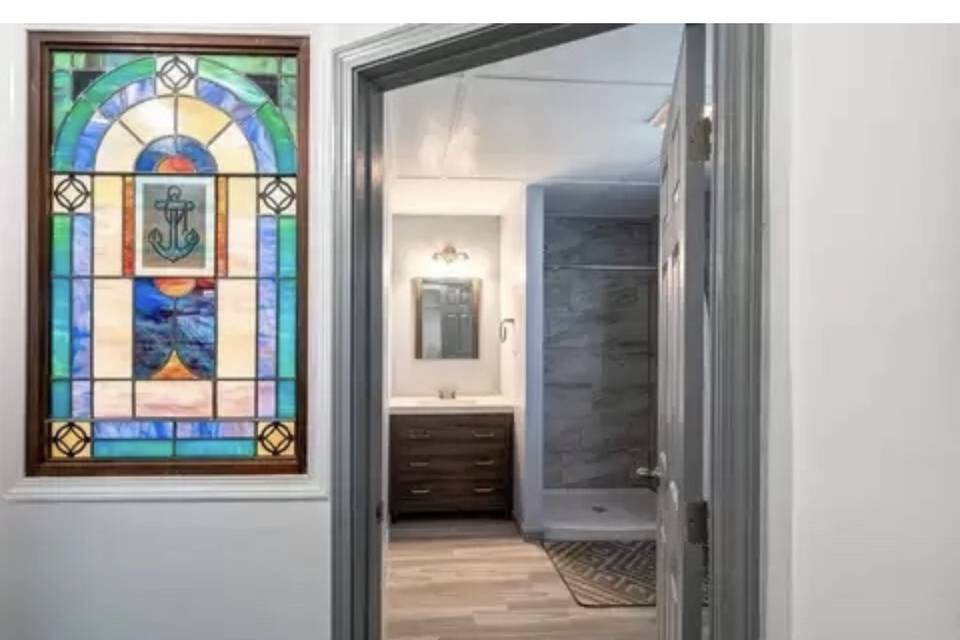 Bathroom for guest-of-honor