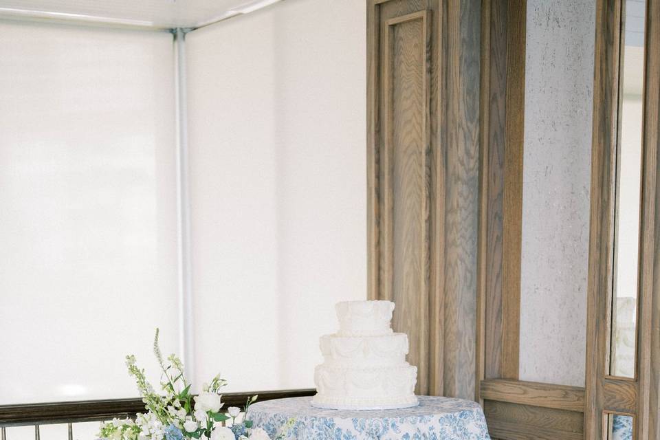 Cake table