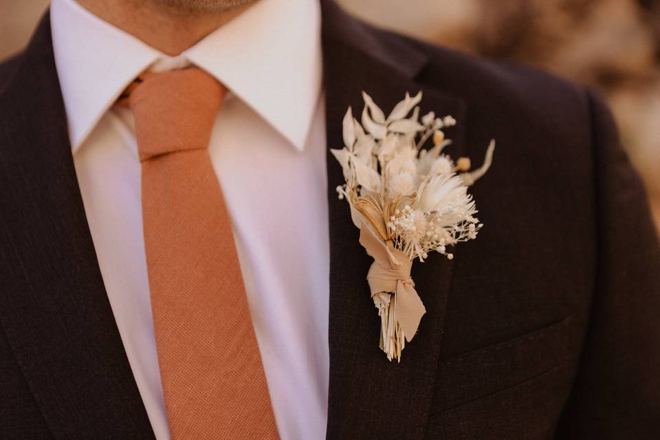 Groom boho boutioner