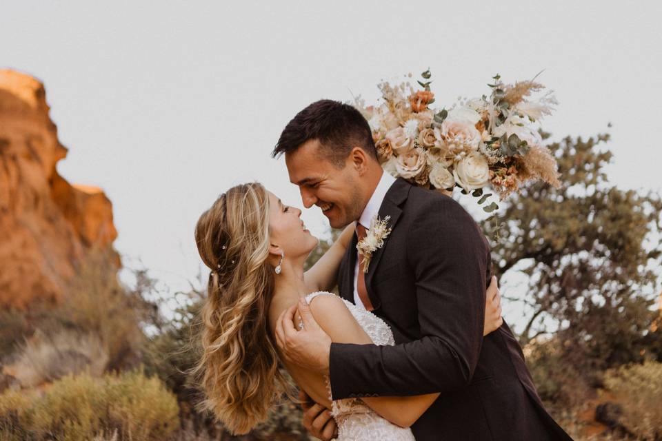 Bride and groom Utah elopement