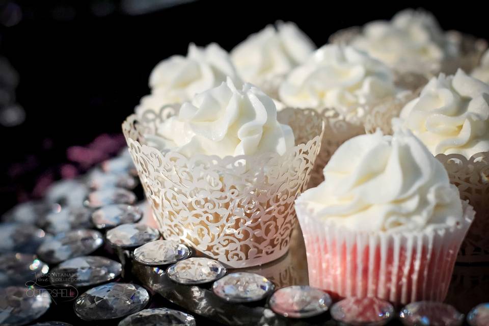 Cupcakes with lacy wrappers