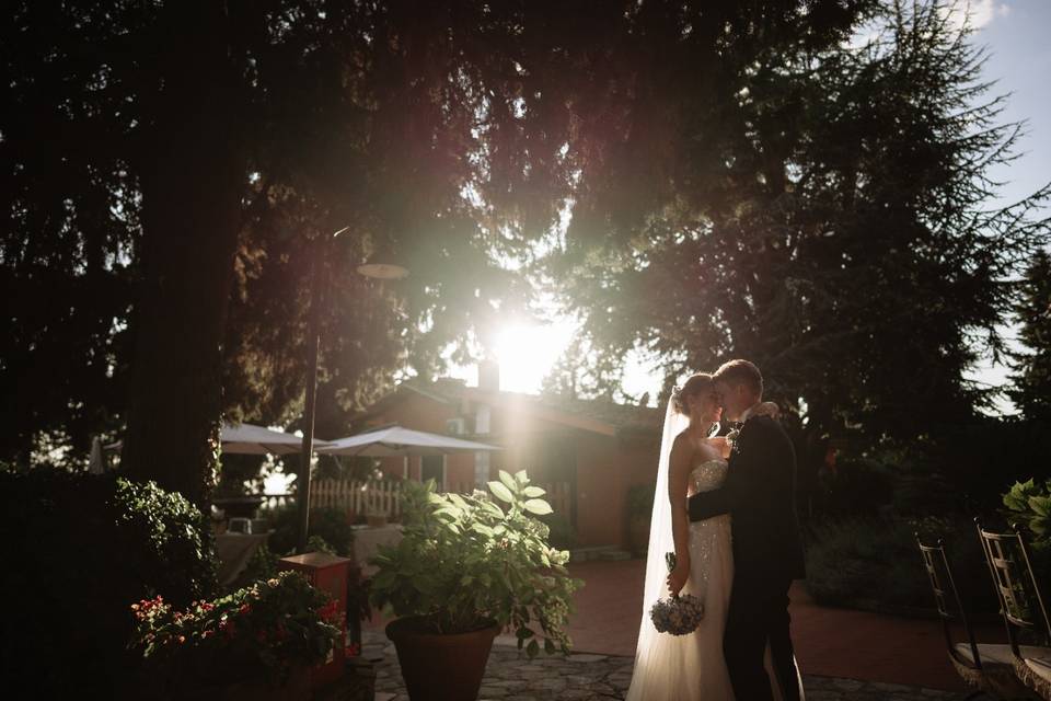 Shiny Wedding Cake cut!