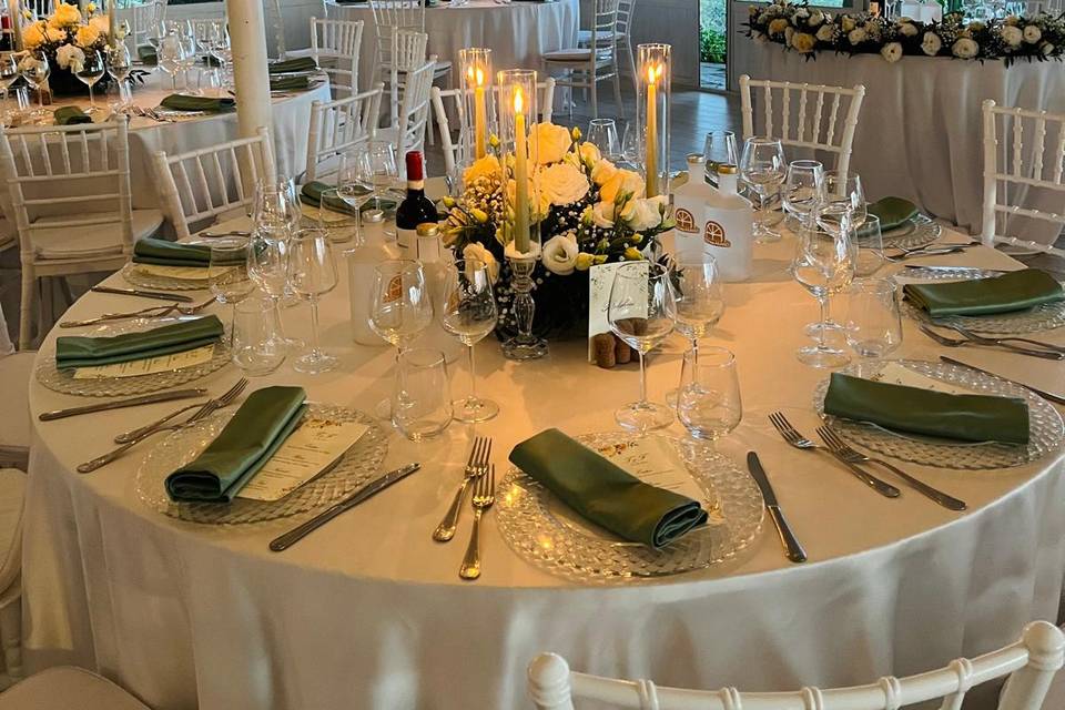 Outdoor wedding table