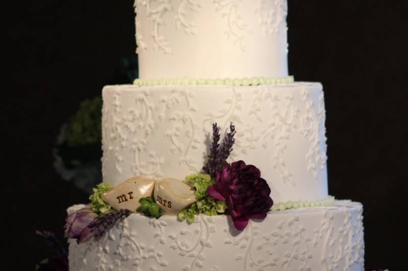 Wedding cake spotlight