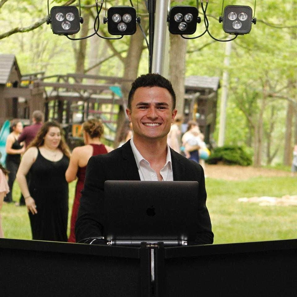 DJ  Teal