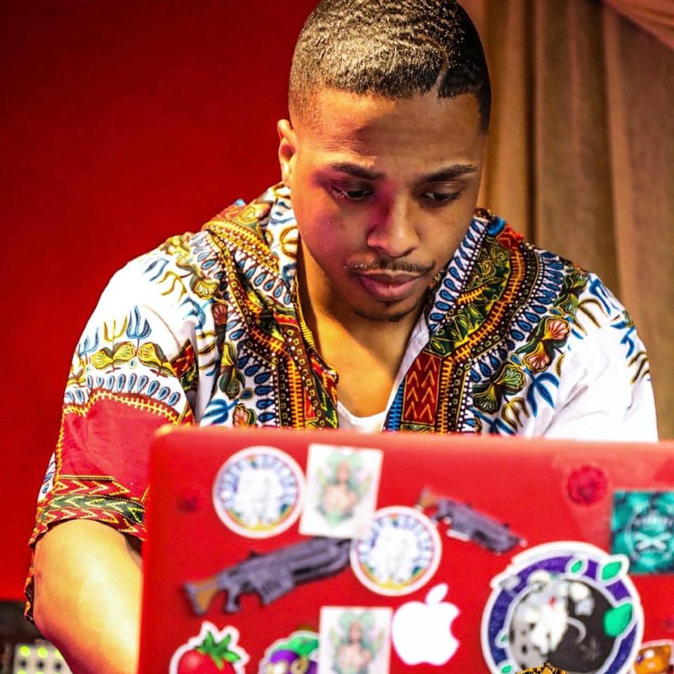 DJ  Pharaoh