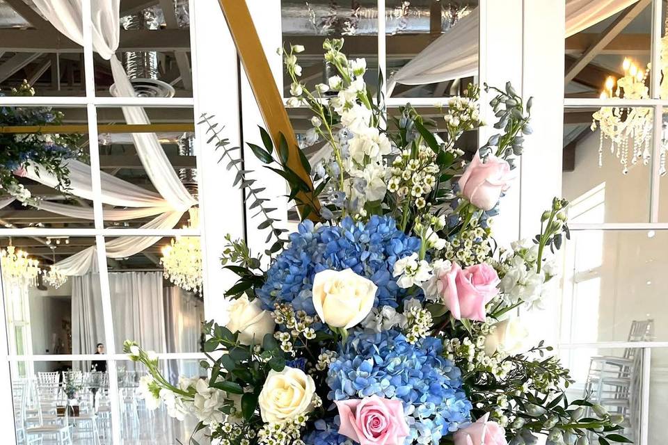 Arch piece at The Gala 417
