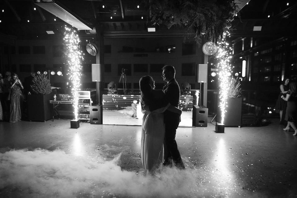 Rooftop first dance