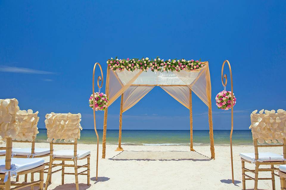 Royalton Riv Cancun wedding