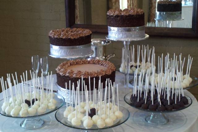 Godiva cakes with cake pop wedding