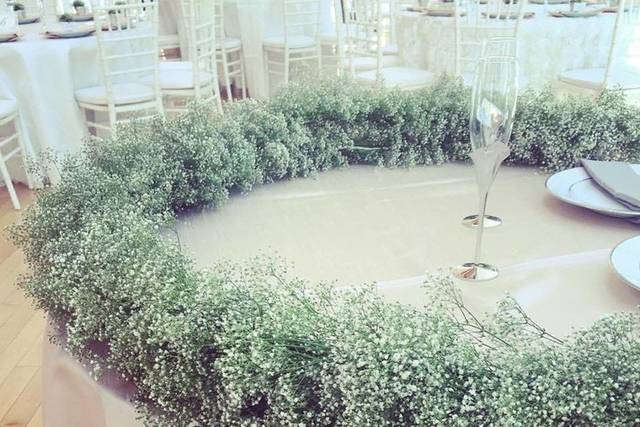 Floral table decor