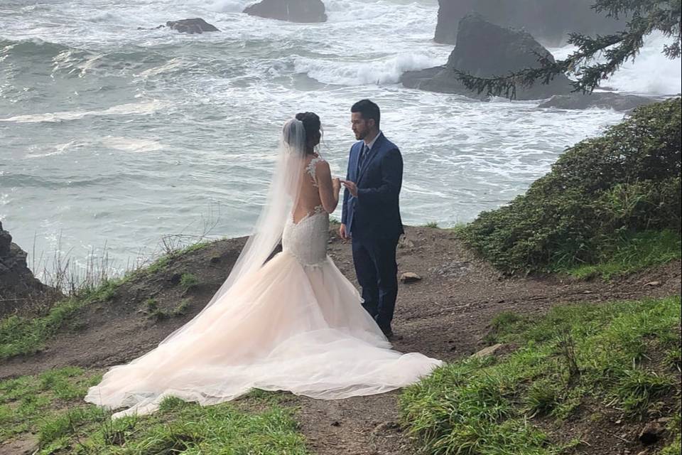 Poppy & Veil Ceremonies