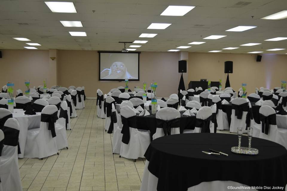 Black and white table setup