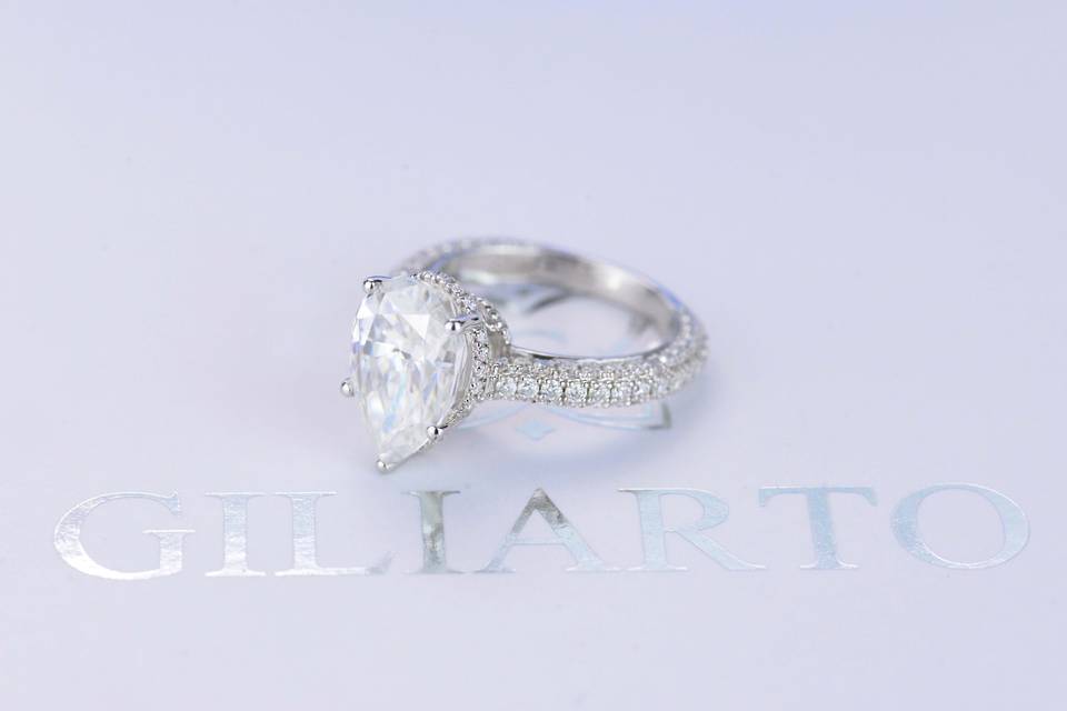 Giliarto engagement ring