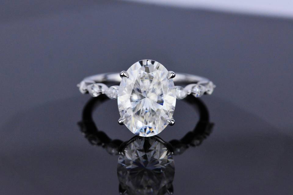 Giliarto engagement ring