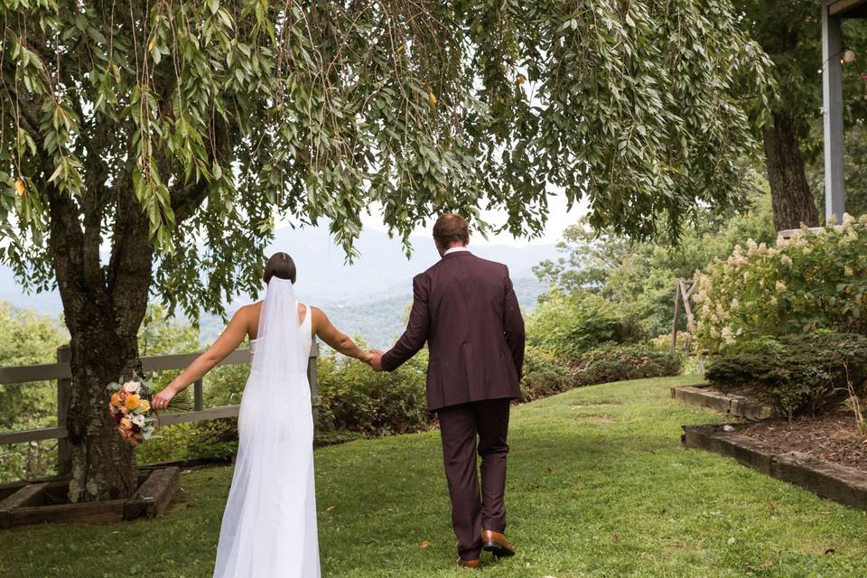 Backyard wedding in mountains