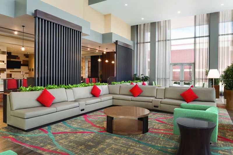 Embassy Suites by Hilton Chicago Naperville