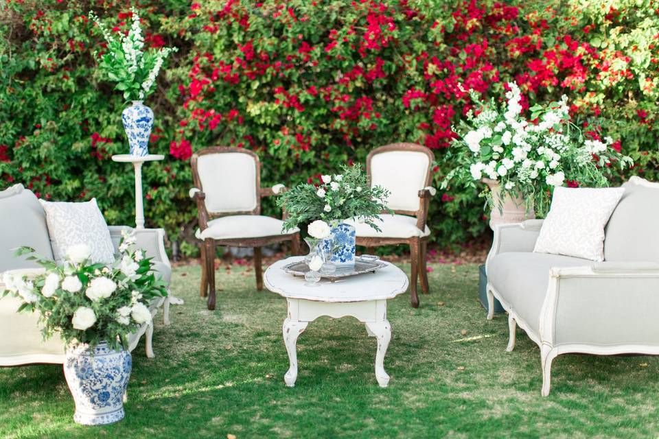 Sweetheart chairs