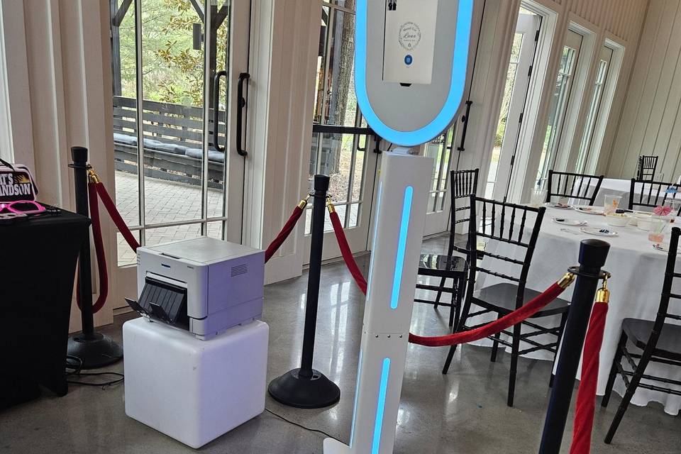Glam Booth in blue